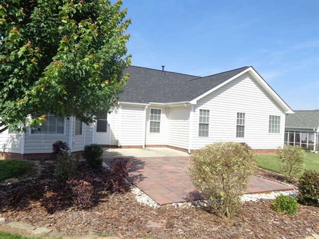 Building Photo - 1009 Trillium Pl