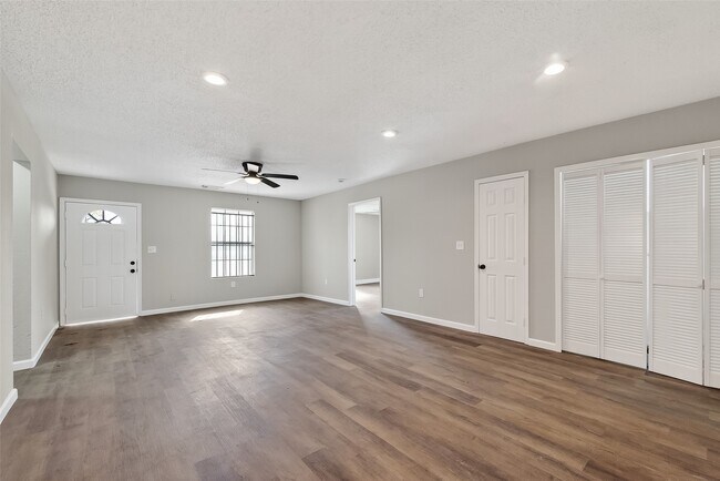 Building Photo - 7437 Bywood St