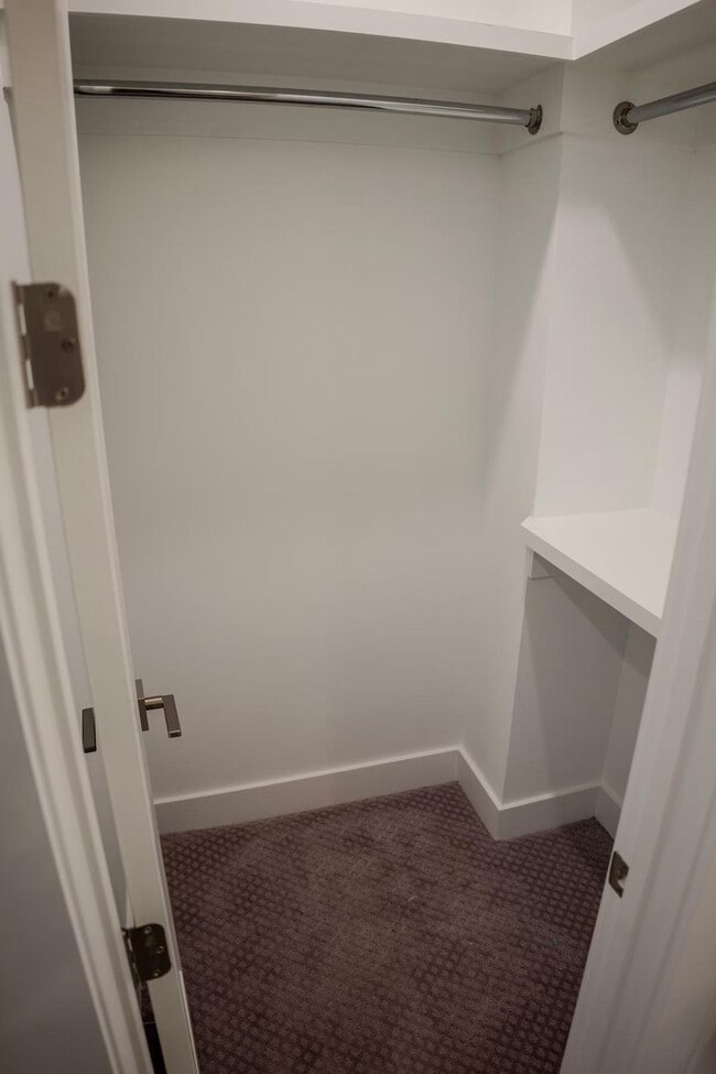 Building Photo - 1680 Memorial Dr SE