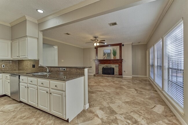 Building Photo - 3 Amber Sky Pl