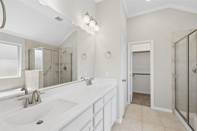 Building Photo - 2357 Old Stone Dr