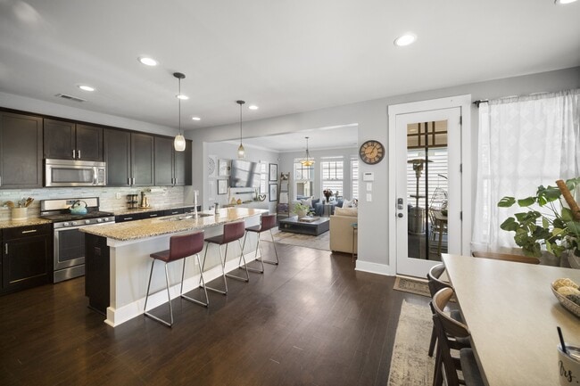 Building Photo - 2435 Double Oaks Rd