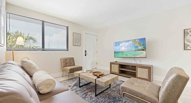 Building Photo - 556 Coral Ct