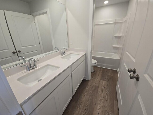 Building Photo - 5539 Rosehall Pl