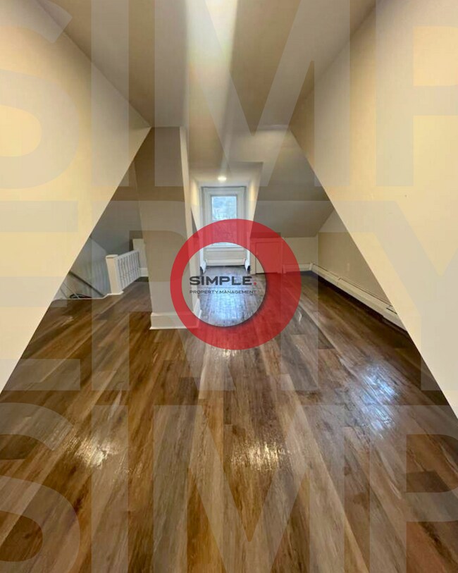 Building Photo - 3 Bedroom House