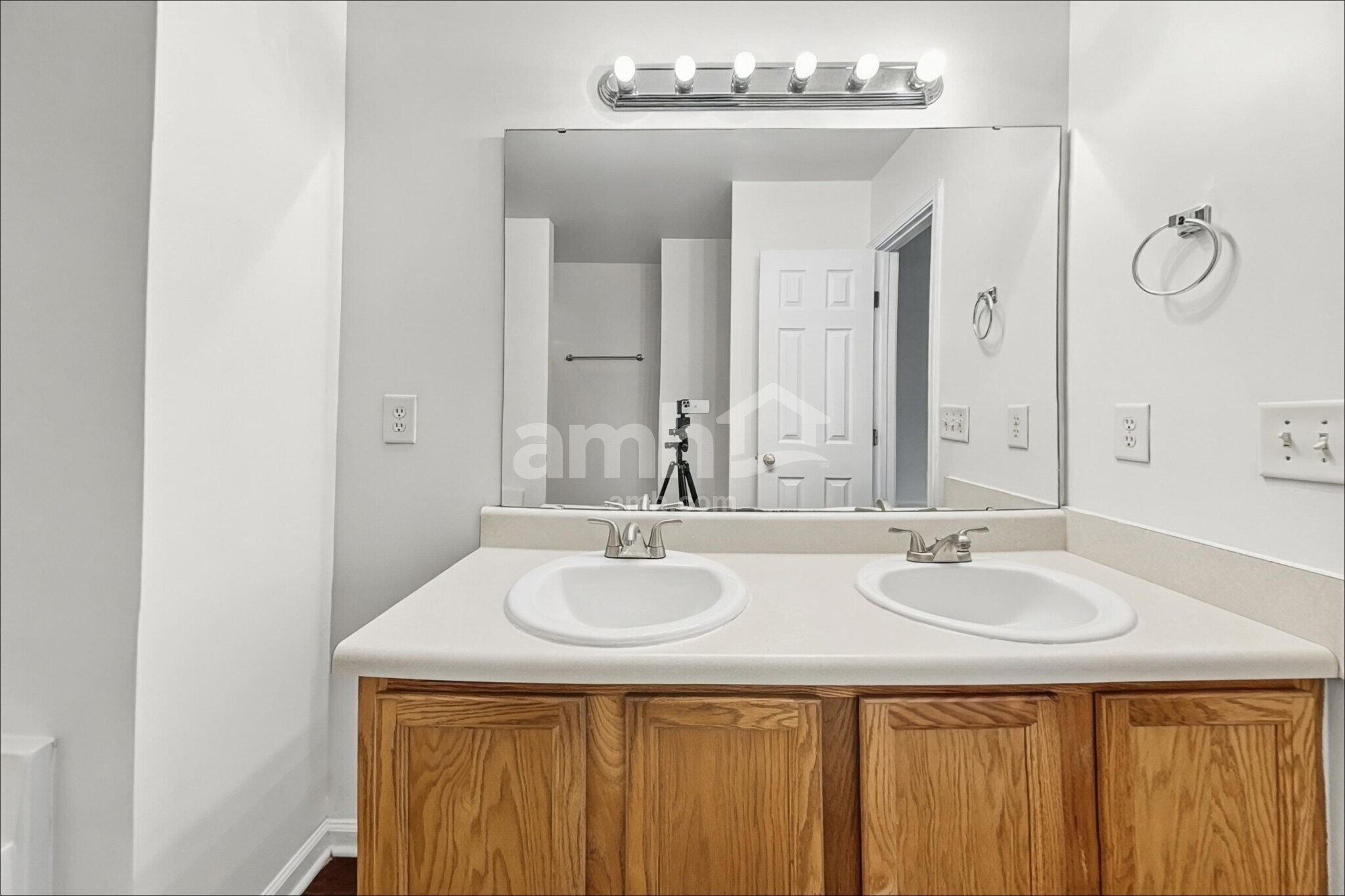Building Photo - 3660 Watkins Ridge Ct