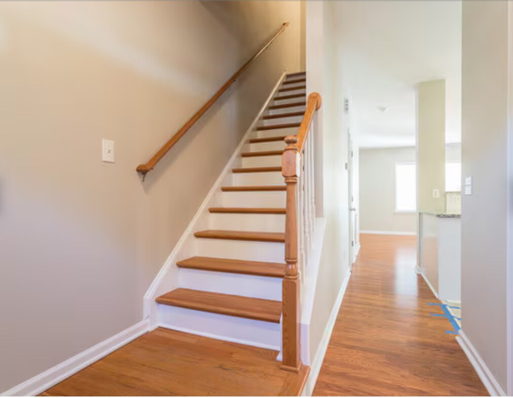 Building Photo - 511 Elm Ave