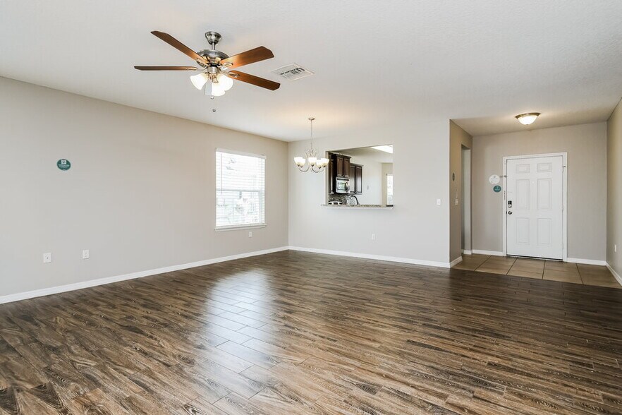 Building Photo - 5025 Brenton Manor Ave