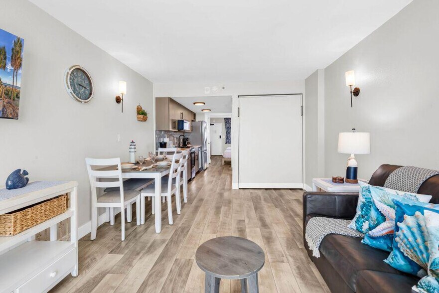 Building Photo - 2311 S Ocean Blvd