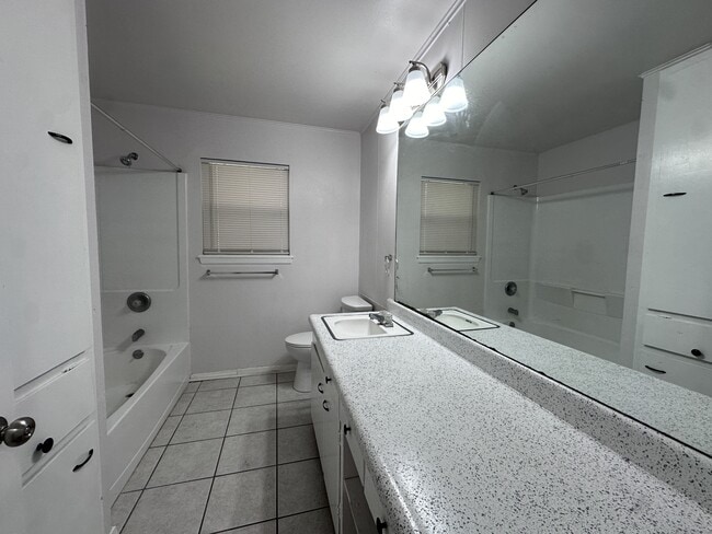 Building Photo - 5813 Norvel Dr