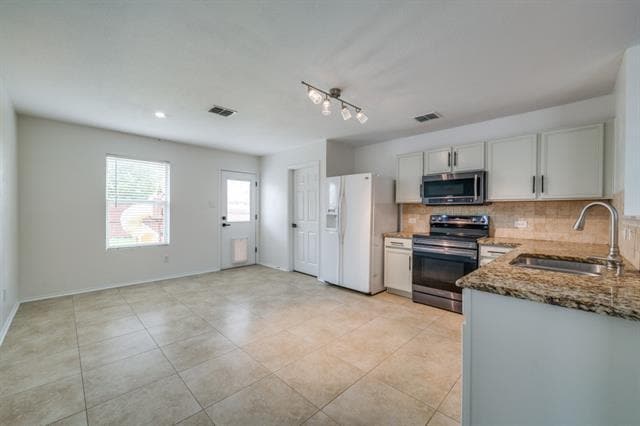 Building Photo - 1409 Water Lily Dr