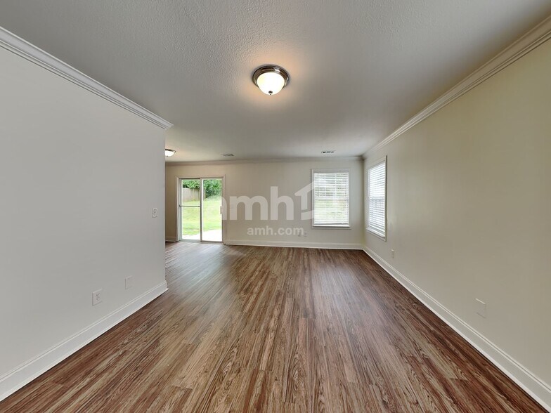 Building Photo - 22 Willow Bend Dr