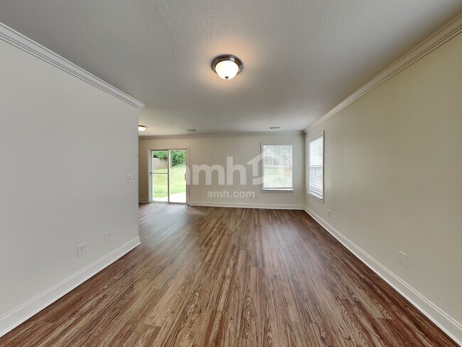 Building Photo - 22 Willow Bend Dr