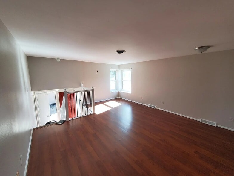 Building Photo - 10463 Garland Way