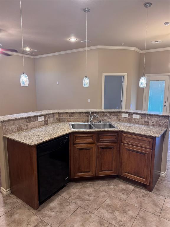 Building Photo - 7604 Meadow Lake Dr