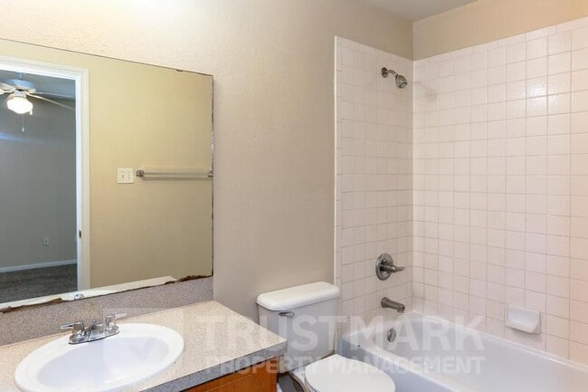 Building Photo - 310 S 40th St