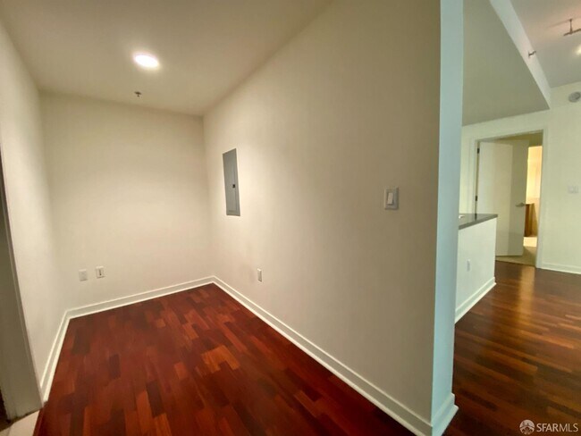 Building Photo - 301 Main St