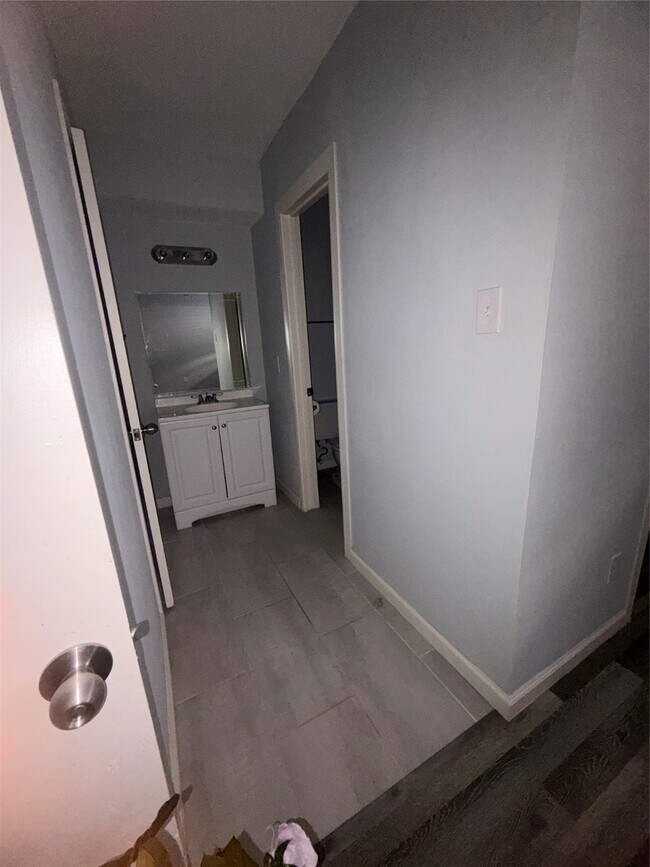 Building Photo - 4626 Bell St