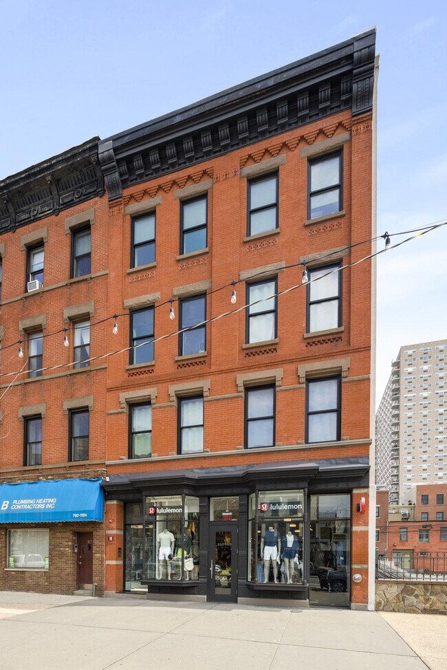 Building Photo - 313 Washington St