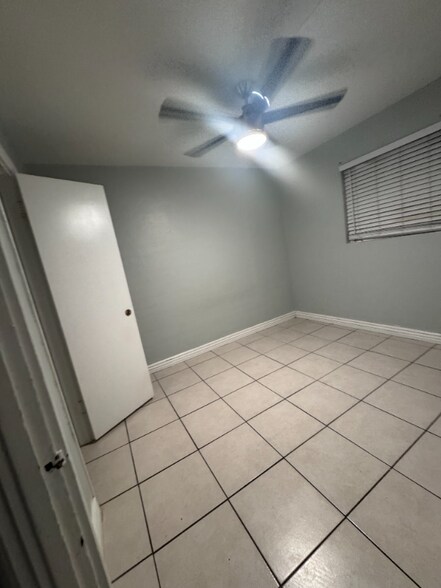 Building Photo - 6144 N 35th Dr