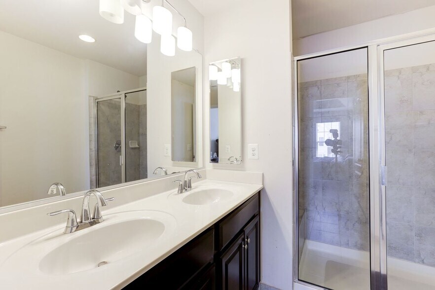 Building Photo - 24690 Capecastle Terrace