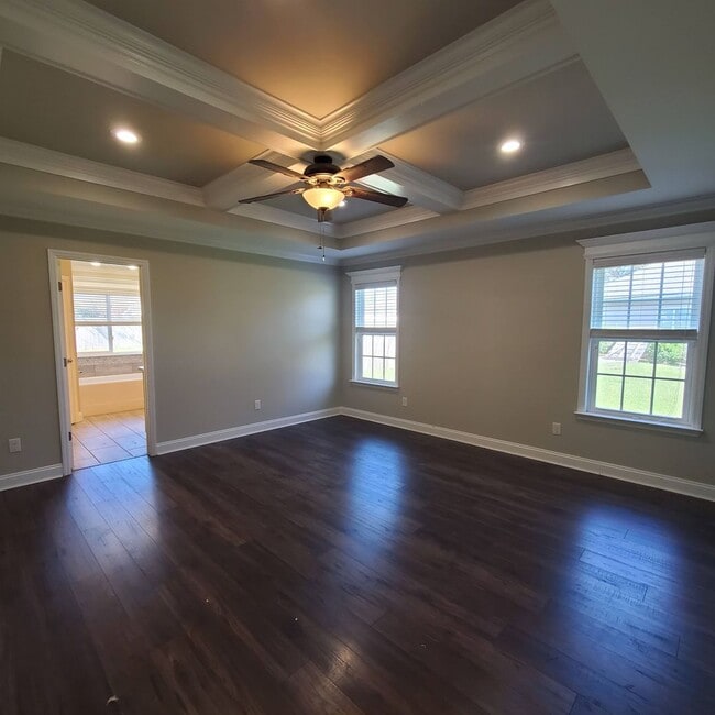 Building Photo - Spacious 4-Bedroom Home with Modern Featur...