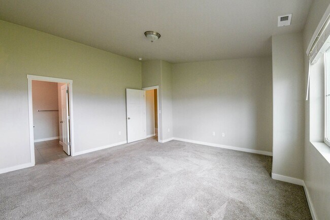 Building Photo - 4 Bed 3.5 Bath Townhome in Bluffdale!!! January Rent Free!!