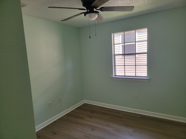 Building Photo - 34099 Longleaf Ln