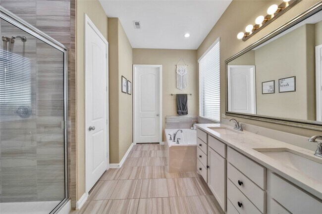 Building Photo - 120 Buckeye Dr