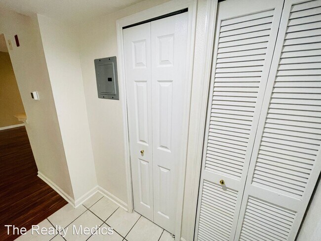 Building Photo - 1 br, 1 bath House - 802 Crest Pines Dr Un...