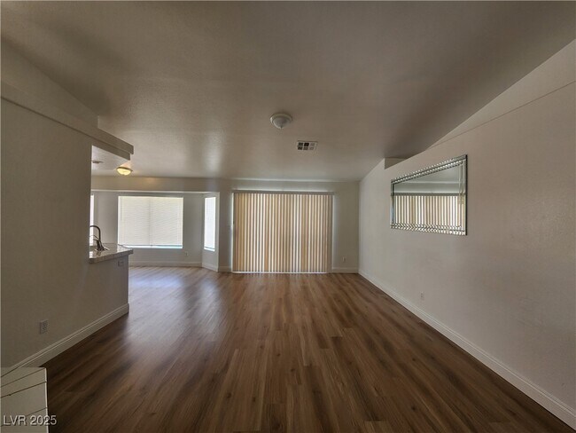 Building Photo - 908 Alta Oaks Dr