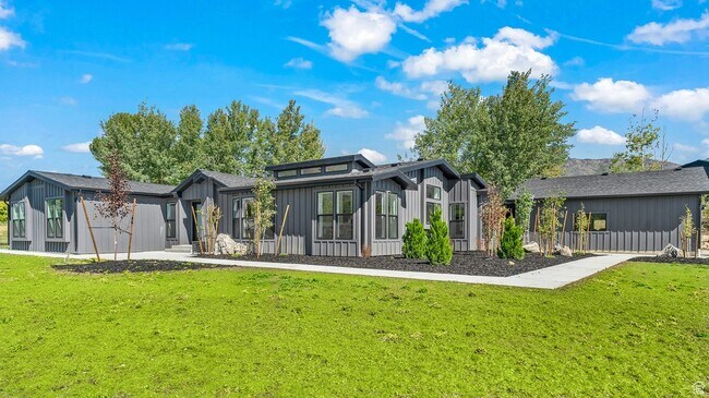 Building Photo - 4736 E 2650 N