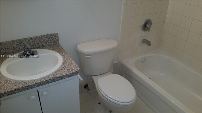 Building Photo - 13950 NE 2nd Ave