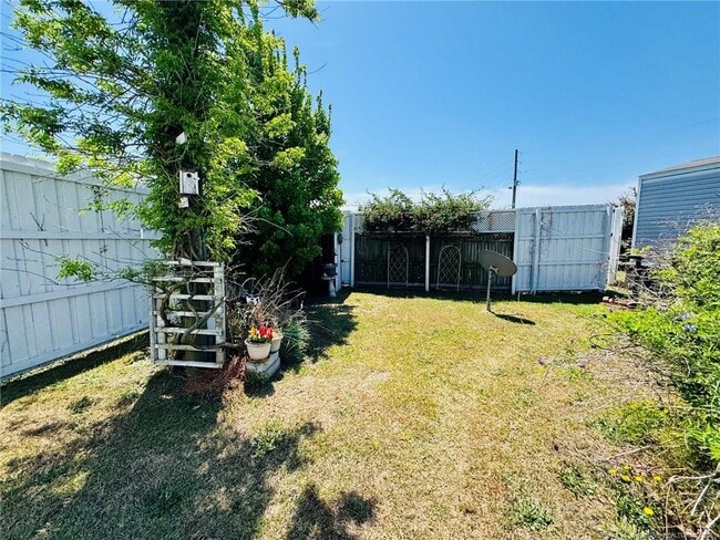 Building Photo - 1992 Henry Hammond Rd