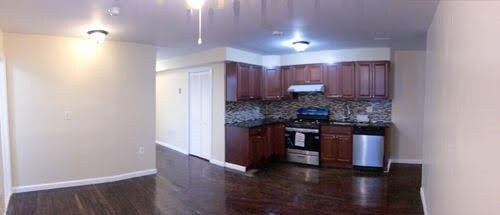 Building Photo - 4716 Chestnut St