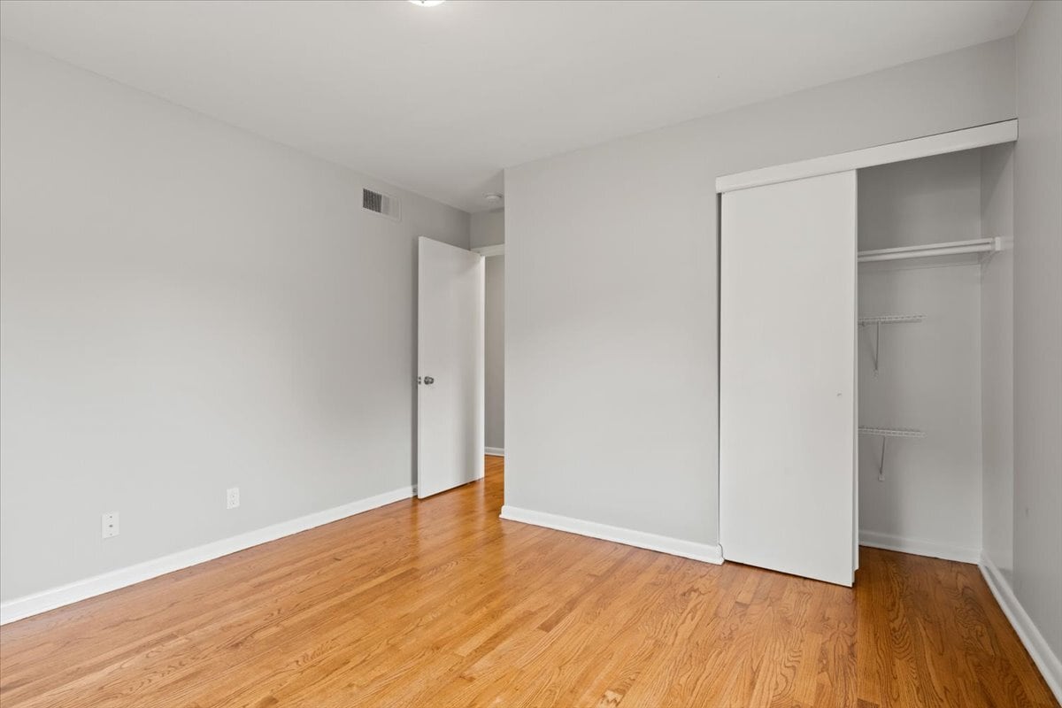 Bedroom 2 View #2 - 2301 W 73rd St