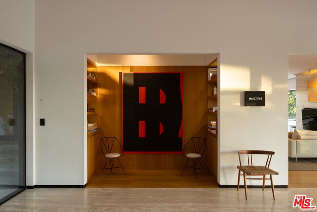 Building Photo - 1120 El Retiro Way