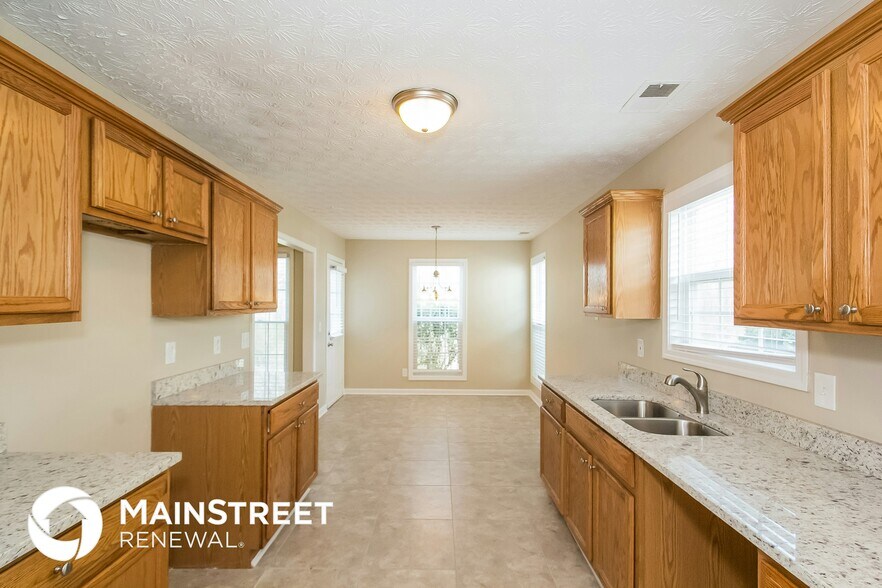 Building Photo - 1628 Marceau Dr