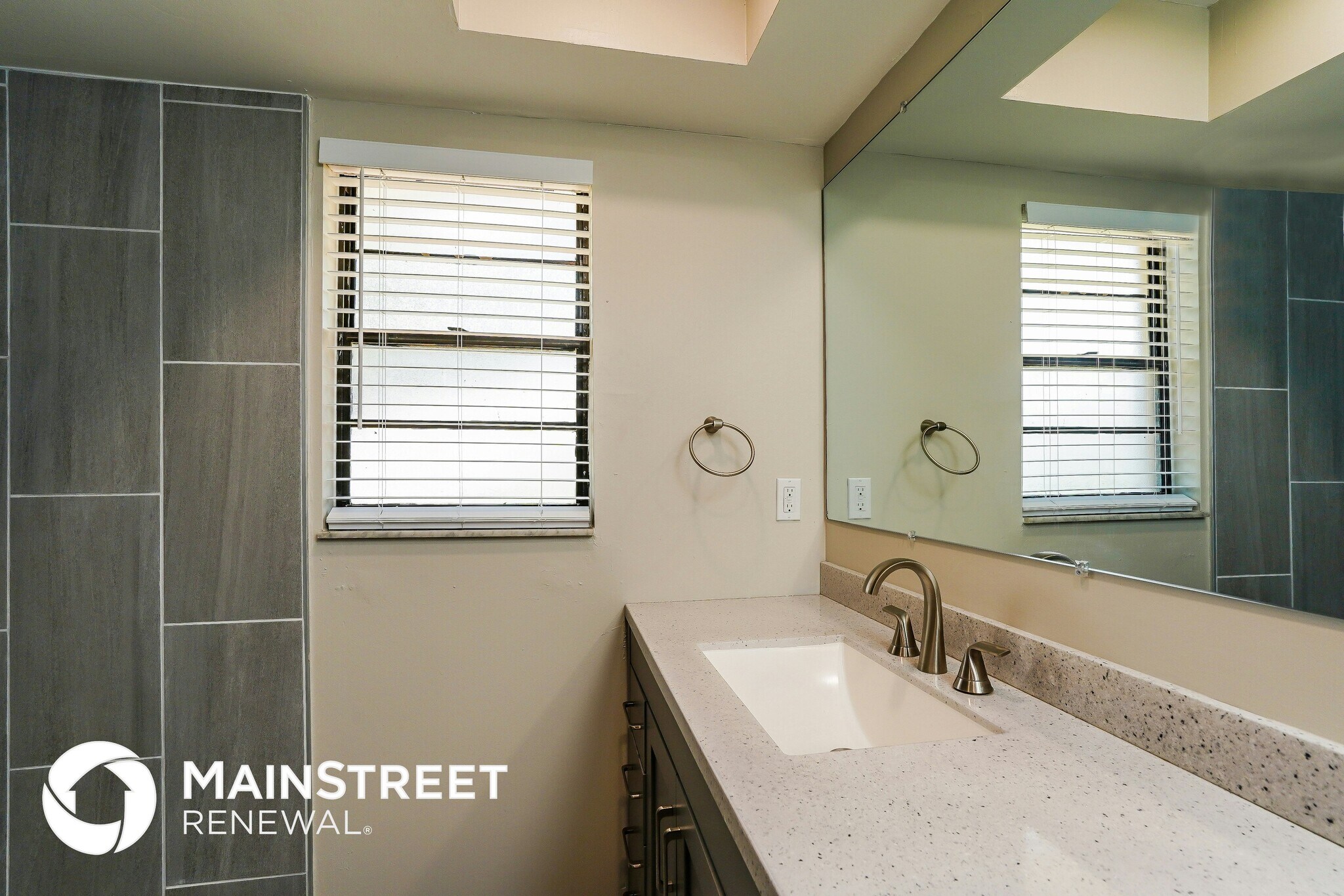 Building Photo - 1411 SE 17th Terrace