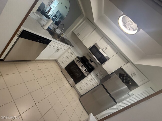 Building Photo - 905 Augusta Blvd