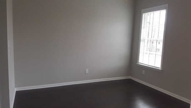 Building Photo - 1BR 1.5BA Townhouse- Aria Sandy Springs