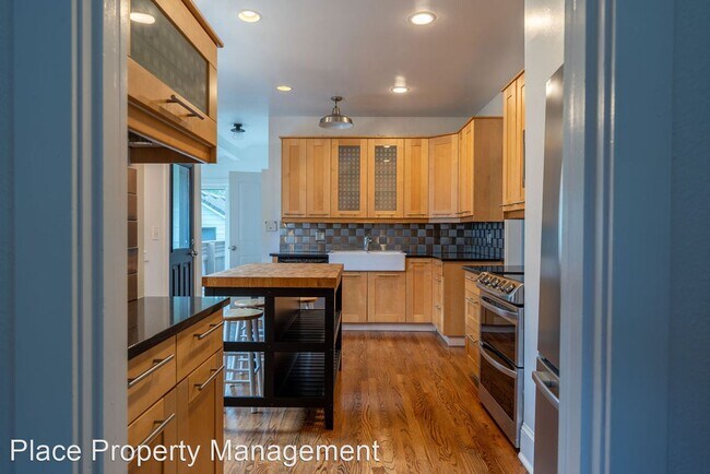 Building Photo - 4 br, 2 bath House - 1134 SE Marion St. Un...