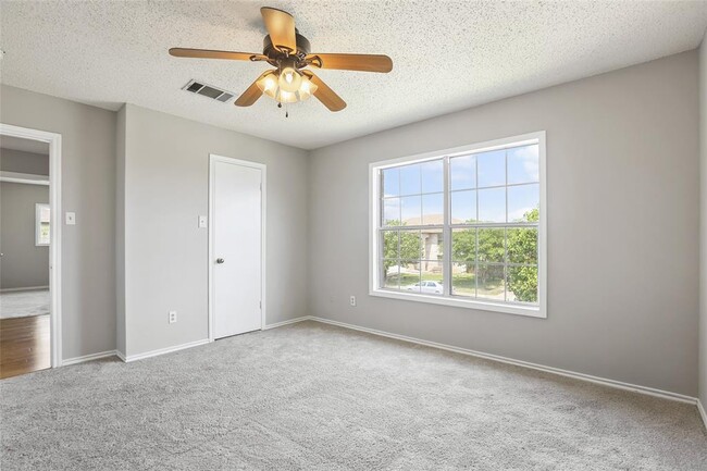 Building Photo - 3706 Blue Cat Way