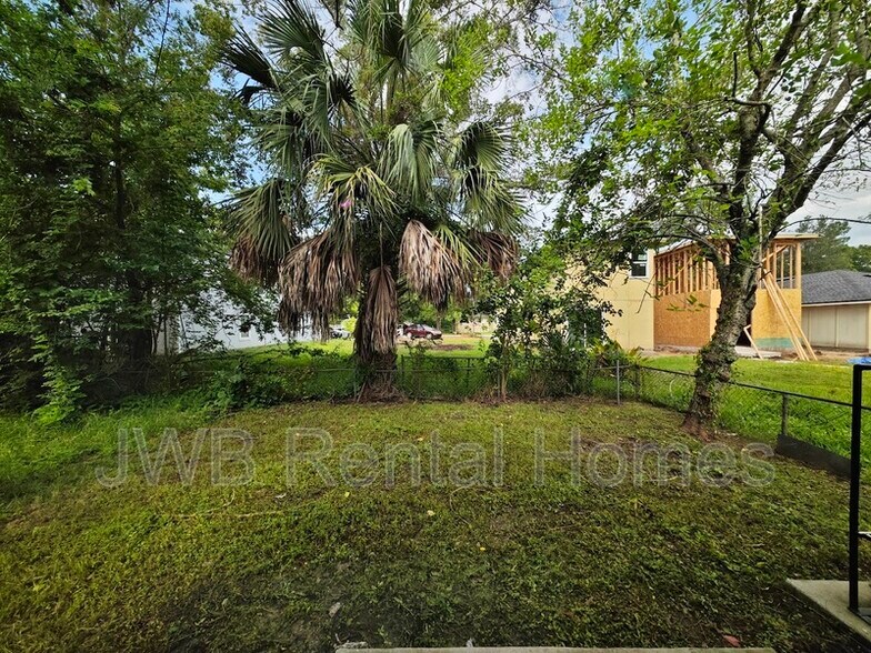 Building Photo - 1250 Mull St