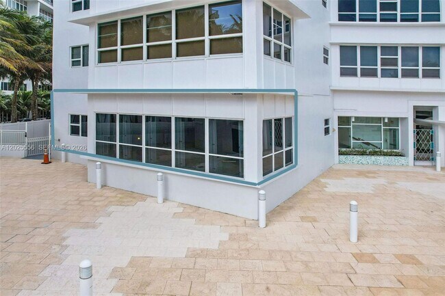 Building Photo - 4925 Collins Ave