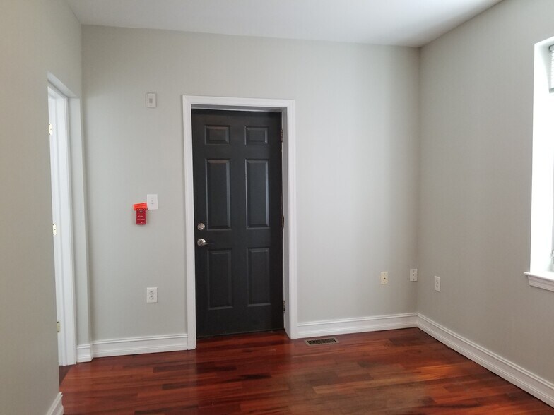 Building Photo - 1504 N 18th St
