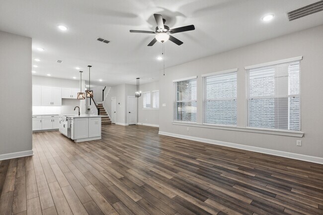 Building Photo - 2151 Creekside Breeze Dr