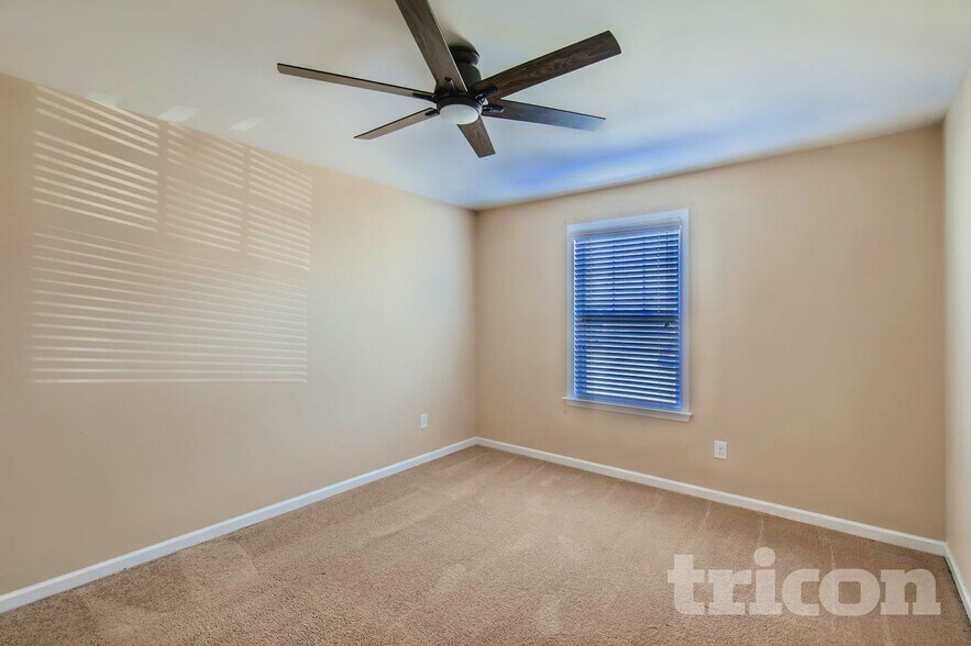 Building Photo - 2102 Eddie Massey Ln