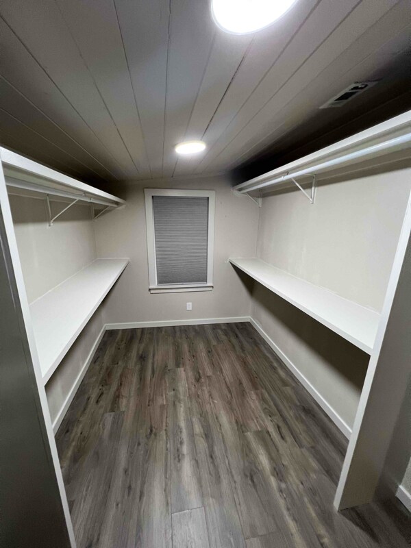 Building Photo - 1885 Staples Rd