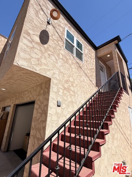 Building Photo - 818 N Harper Ave